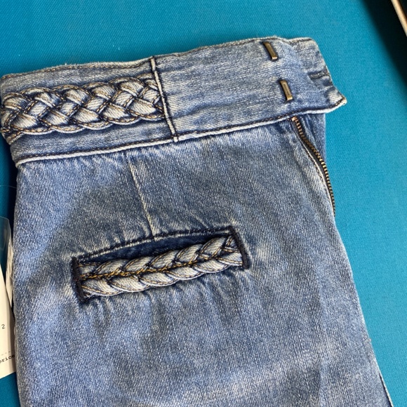 Jeans - Picture 3 of 5